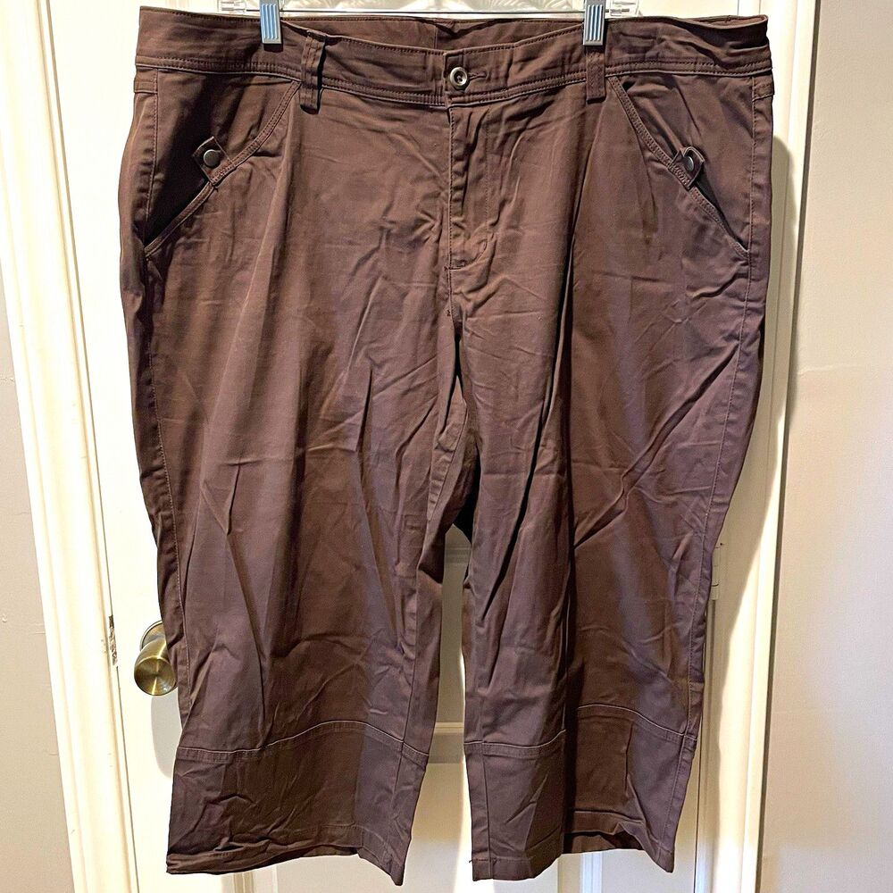 Venezia Women's Brown Solid Capri Pants Size 22